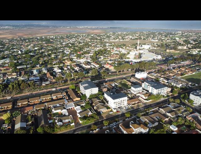 300M² BUILDING FOR SALE IN TABLE VIEW